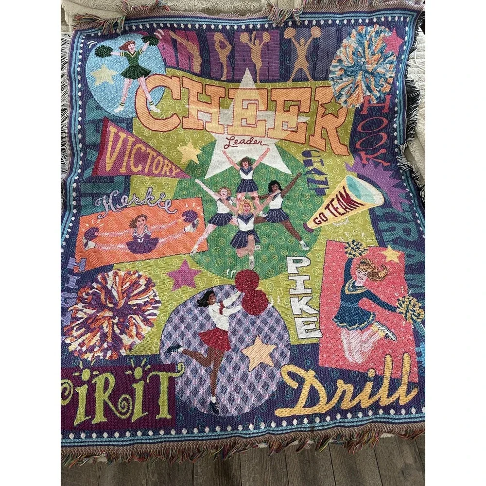 woven cheer‎ quilt/throw